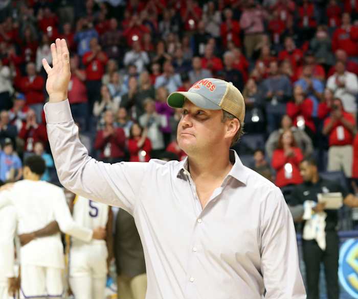 Lane Kiffin introduced at Ole Miss vs. LSU basketball game (via. Ole Miss Athletics)